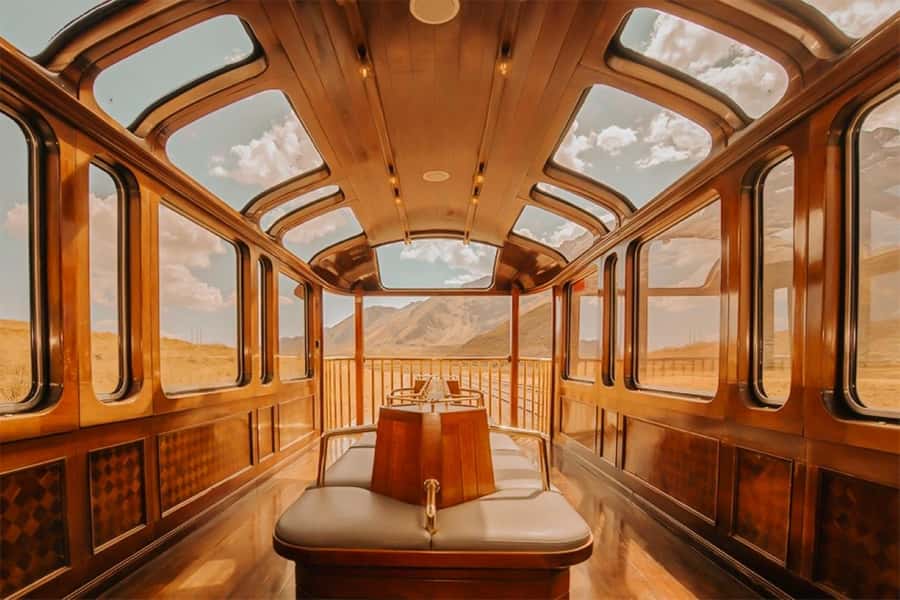Excursion Cusco - Puno - Titicaca Observatory Train - Onboard meals: gourmet lunch, tea, and pisco sour moments