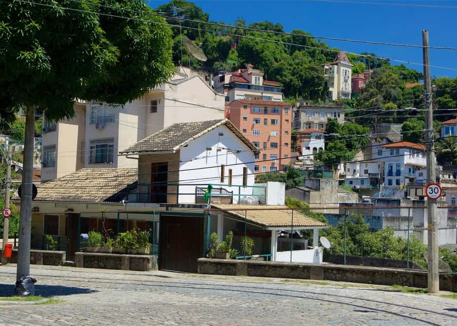 Explore Santa Teresa: Walking Tour - Your Guide Matters: English, Spanish, Portuguese (and Clear Direction)