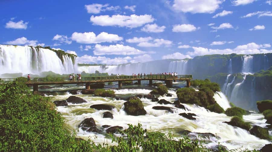 Foz do Iguaçu: Brazilian Side of the Falls - The visitor center and the 1 km walk to Devil’s Throat