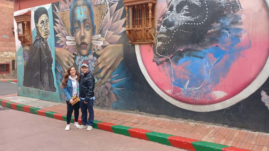 Free Walking Tour Bogotá: Arte, Historia y Café - Plaza del Chorro de Quevedo: the “where Bogotá began” start