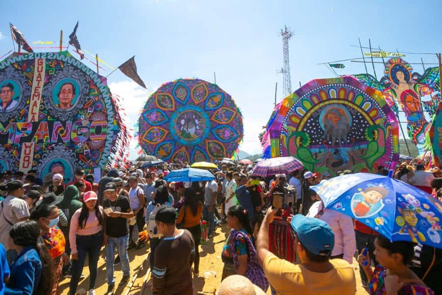 From Antigua to Sumpango Giant Kite Festival - Fiambre lunch with a local-family-style table