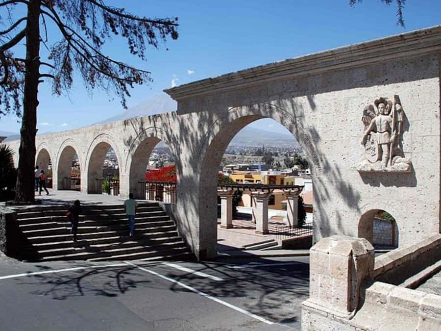 From Arequipa: Mirabus City Tour | Yanahuara Viewpoint | - Founder’s mansion and Sabandía mills: where you want the guide to earn their pay