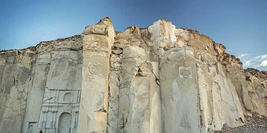 From Arequipa: Sillar Route Excursion | Half Day | - Añashuayco Quarry: watching masons work with ashlar stone