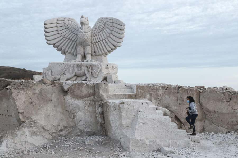 From Arequipa: Sillar Route Trek - Sillar Route Trek: the point of all that white stone