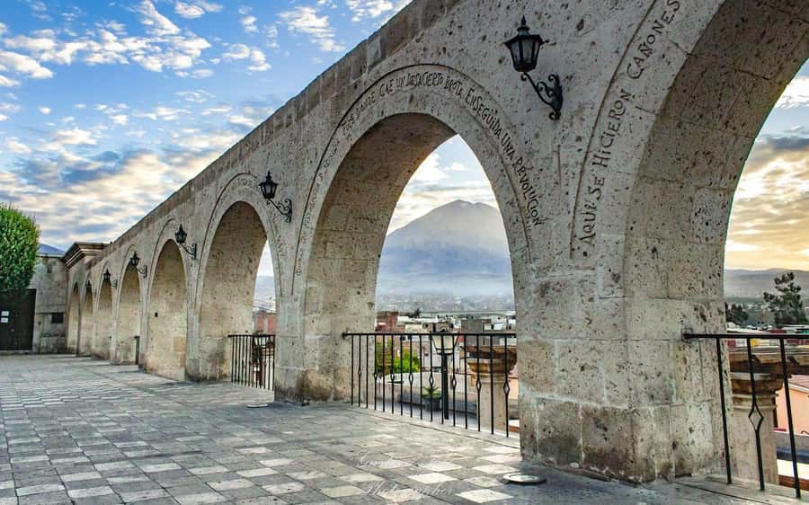 From Arequipa: Sillar Route Trek - Mirador de los Volcanes: a quick but meaningful viewpoint finish