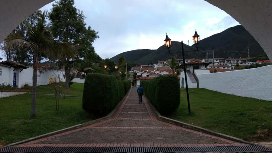 From Bogotá: Lake Guatavita and the El Dorado Legend Tour - Lake Guatavita: sacred myths, a short hike, and real perspective