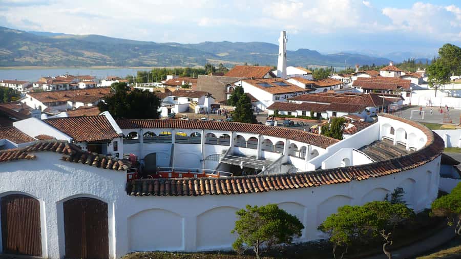 From Bogotá: Lake Guatavita and the El Dorado Legend Tour - Guatavita town: colonial lines and indigenous mythology together