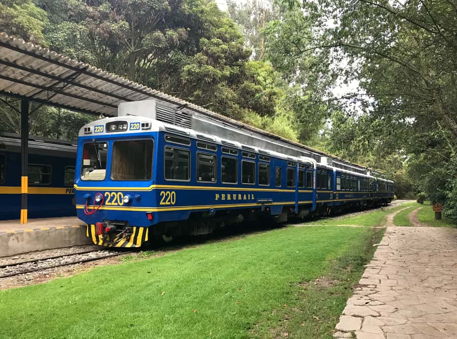From Cusco: Machu Picchu Private Day Trip on Panoramic Train - The Sacred Valley train ride: panoramic views and the Ollantaytambo pass