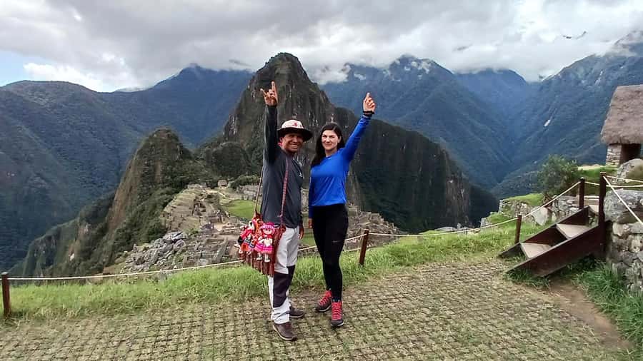 From Cusco: Machu Picchu Tour with Hiking Ticket - Aguas Calientes to the entrance gate: buses and queue reality