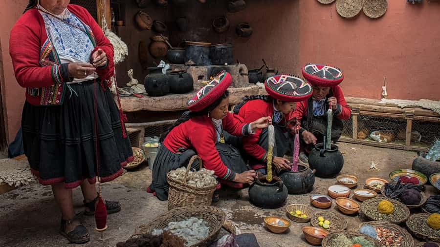 From Cusco: Sacred Valley & Maras Salt Mines with Lunch - Urubamba lunch: where you refuel before the big ruins