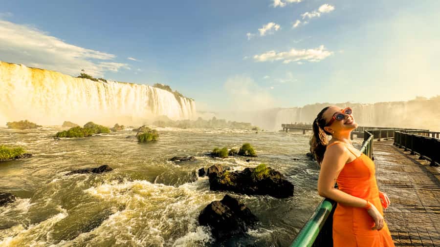 From Foz do Iguaçu: Sunset at the Falls - Group vibe, guide style, and languages