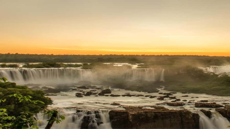 From Foz do Iguaçu: Sunset at the Falls - Getting there from Foz do Iguaçu: pickup, van time, and timing