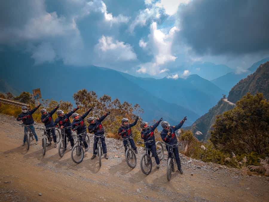 From La Paz: 3-Day Biking Tour Death Road & Uyuni Salt Flats - Day 1: The Morning Start and The Long Descent That Builds Confidence