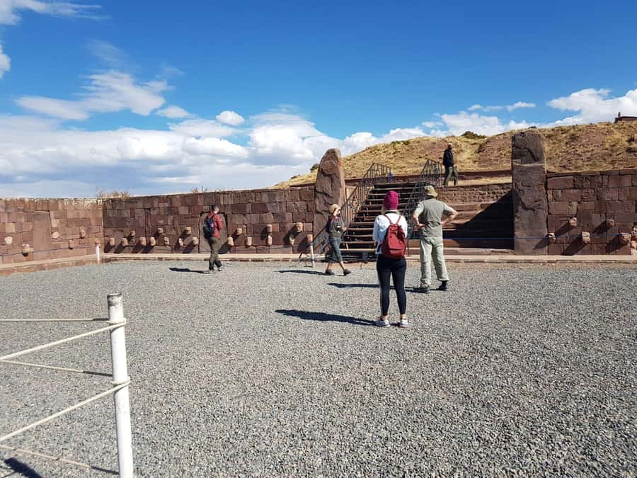 From La Paz: Tihuanacu & Titicaca Lake in one day with lunch - Lunch on the route: included, local, and timed well