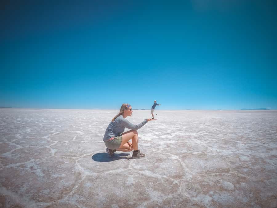 From La Paz: Uyuni and Andean Lagoons 5-Day Guided Trip - Day 1: The La Paz to Uyuni bus ride and your first reality check