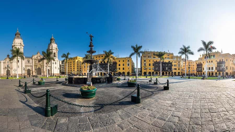 From Lima : 360° Panoramic Bus - Why the 360° Panoramic Bus Works for Lima’s Layout