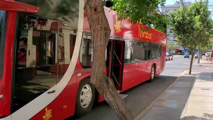 From Lima : 360° Panoramic Bus - From Av. Petit Thouars (Miraflores) to Huaca Pucllana: Getting Oriented in the First Stretch