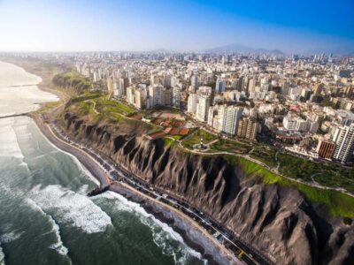 From Lima : 360° Panoramic Bus - Old Lima by Bus and Foot: Fifty-Plus Highlights Without Feeling Lost