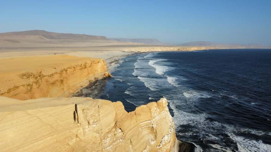 From Lima: Huacachina Oasis & Ballestas Island - ENGL / ESPA - Huacachina Oasis: Desert Calm Before the Dunes