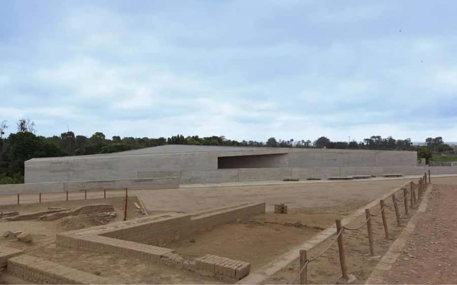From Lima: Pachacamac Archaeological Site Guided Tour - The Temple of the Sun walk and the ocean view