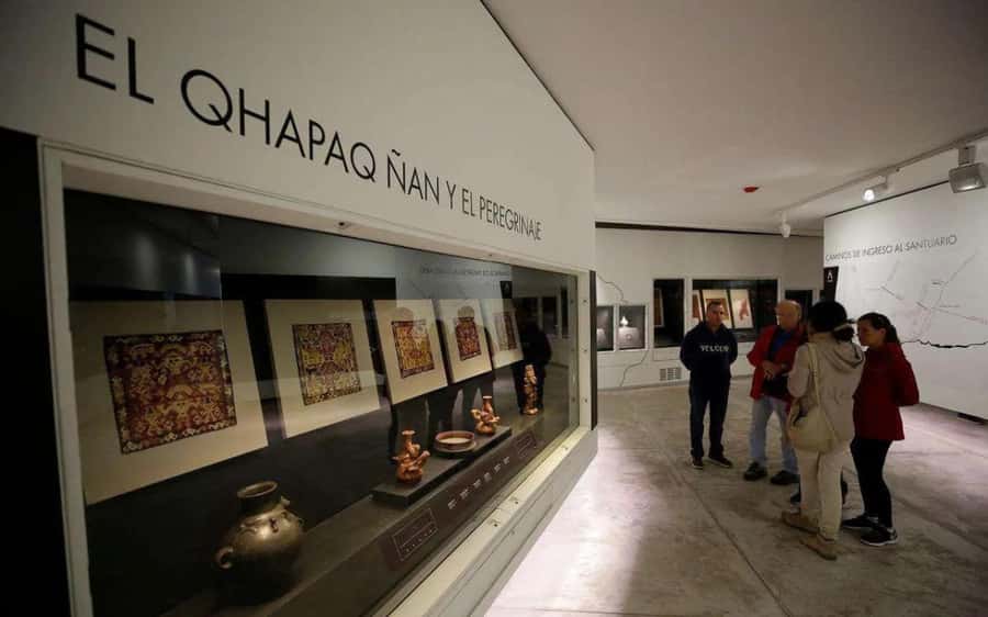 From Lima: Pachacamac Archaeological Site Guided Tour - Your guide matters: English or Spanish, and real examples