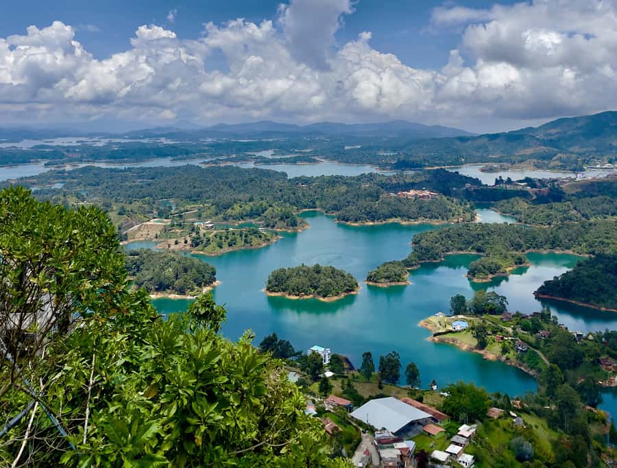 From Medellin: Guatapé Day Trip with El Peñol Rock and Lunch - Breakfast stop: an easy start before the hike