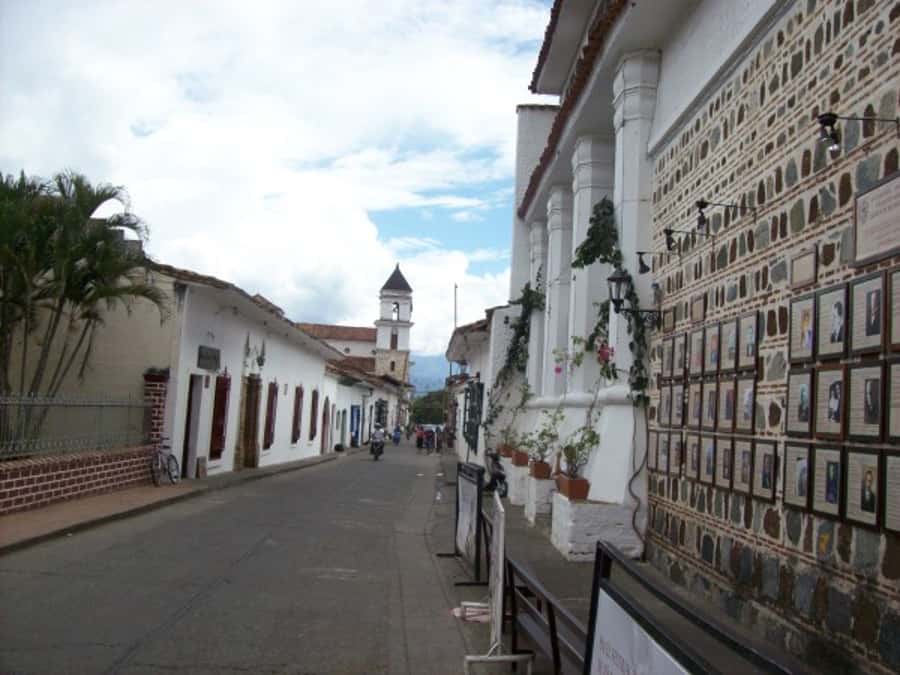 From Medellín: Private Santa Fe de Antioquia Tour - El Poblado pickup and the rhythm of an 8-hour private day