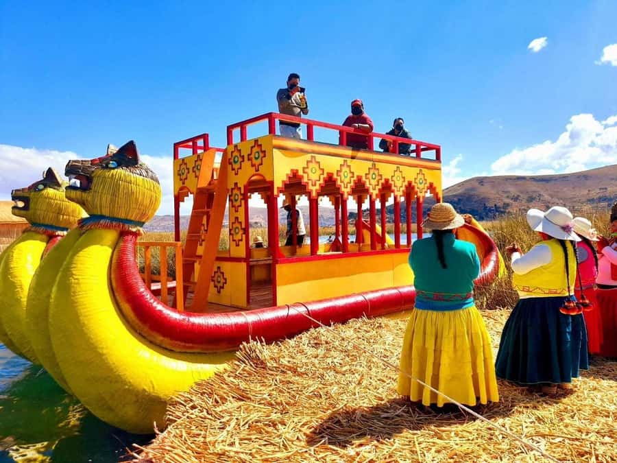 From Puno: Excursion to Uros and Taquile Islands + Income - The lunch break: local family meal, vegetarian option included