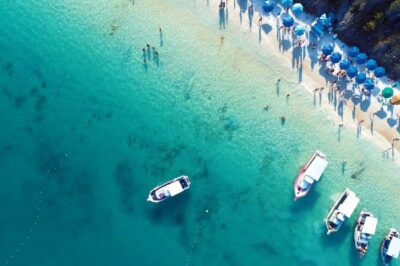 From Rio: Arraial do Cabo Day Trip with Boat Tour - Comfort on the boat: restrooms, life jackets, and the onboard bar