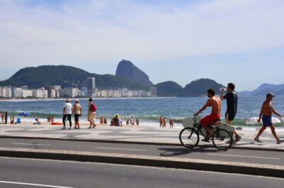 From Rio de Janeiro: Sugarloaf Mountain Tour with Cable Car - Two summit stops that change how Rio looks
