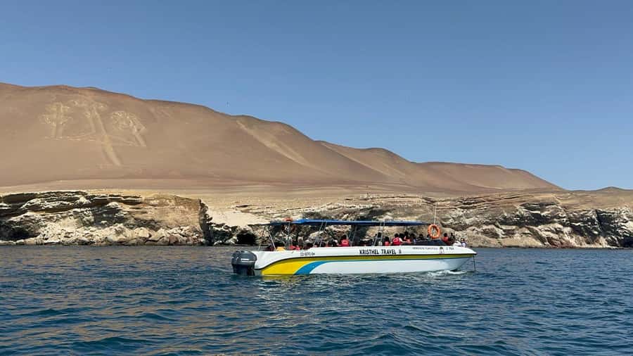 From San Martin Port: Ballestas Island & Paracas Reserve - San Martín Port to El Chaco: the start that sets the tone