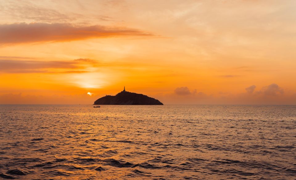 From Santa Marta: Sunset Sailboat Tour with 2 Beverages - Comfort Reality Check: Wind, Choppy Water, and Who Should Skip This