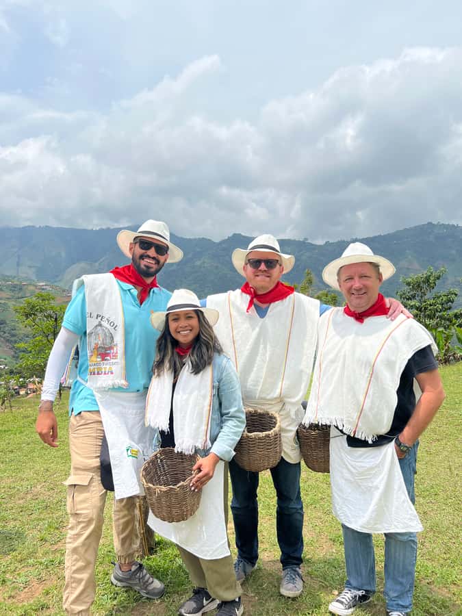 Medellín: Coffee Tour Experience at a Coffee Farm - On the plantation: ecological routes, traditional clothing, and learning by doing