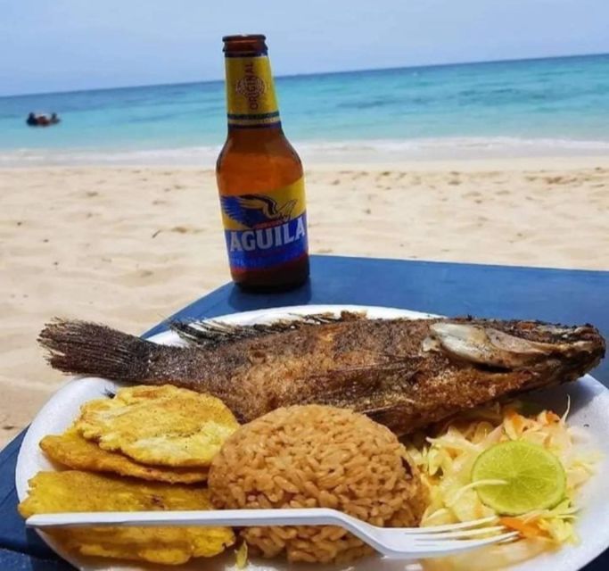 Playa Blanca: Daytour with Snorkeling and Racoon Sighting - Playa Blanca beach time: scenery is great, selling can wear you down
