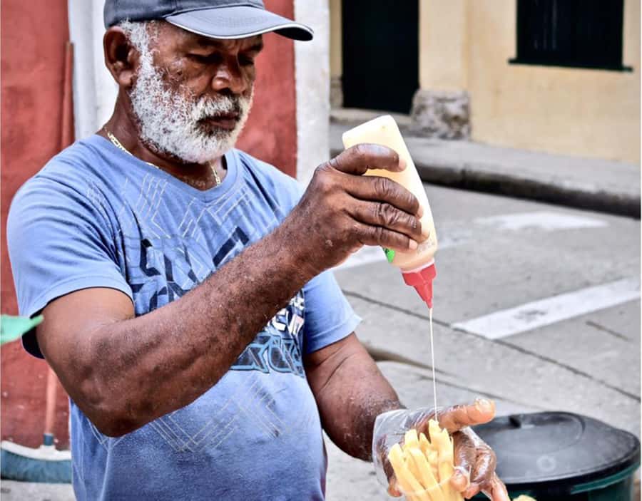Private Street Food Tour in Walled City and Getsemani - Sweet and Savory Hits: Cocadas, Desserts, and Drinks That Matter