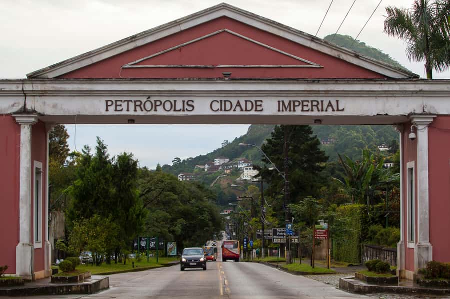 Rio: Petrópolis Guided Cultural City Day Tour with Pickup - Rio to Petrópolis: the hill climb that sets the tone