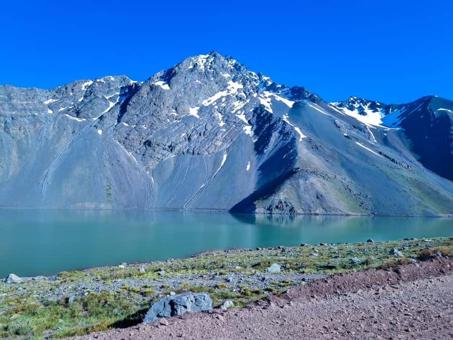 Santiago: Cajon del Maipo & Embalse El Yeso Trip with Picnic - Casa Chocolate in San José de Maipo: a sweet stop with real utility