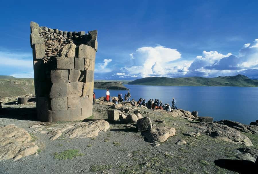 Sillustani: Chullpas de Sillustani Afternoon Half-Day Tour - Getting Your Bearings: How the Tour Walks You Into the Story