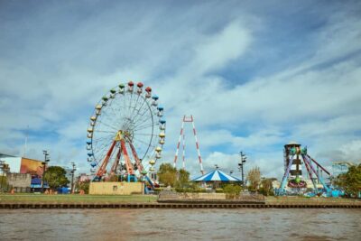 Tigre: Parque de la Costa Ticket & Transfers - Transfers and Timing: The Van Ride North, the 10:00 AM Arrival, and the Return at 4:00 PM