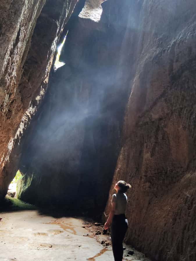 Tijuca Forest´s hike: caves, waterfalls and great views - Getting to Praça Afonso Viseu and finding the entrance