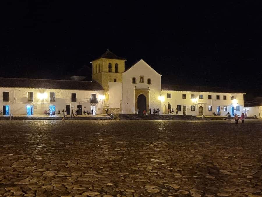 Zipaquirá Salt Cathedral & Villa de Leyva Tour 1 Day - Descending 656 Feet: What Makes the Salt Cathedral a Must-See